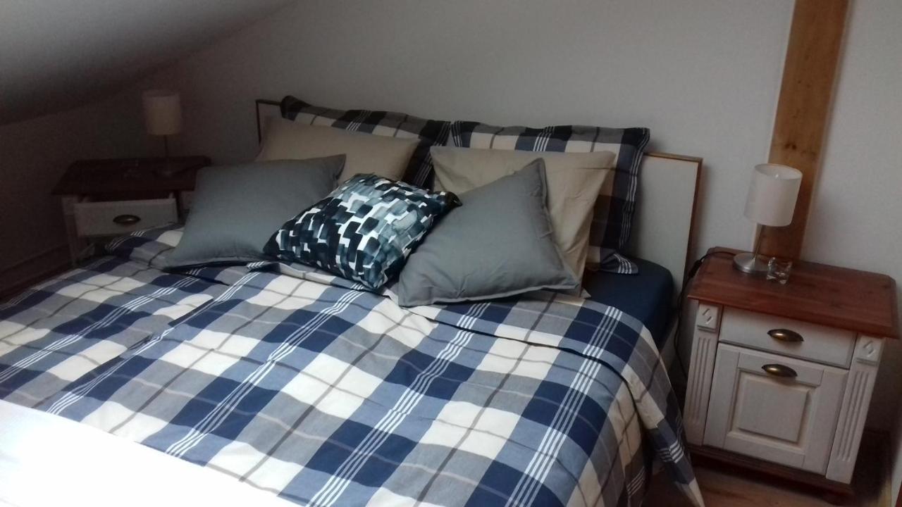 Ferienwohnung Wiesmuehlstrasse Henndorf am Wallersee Szoba fotó